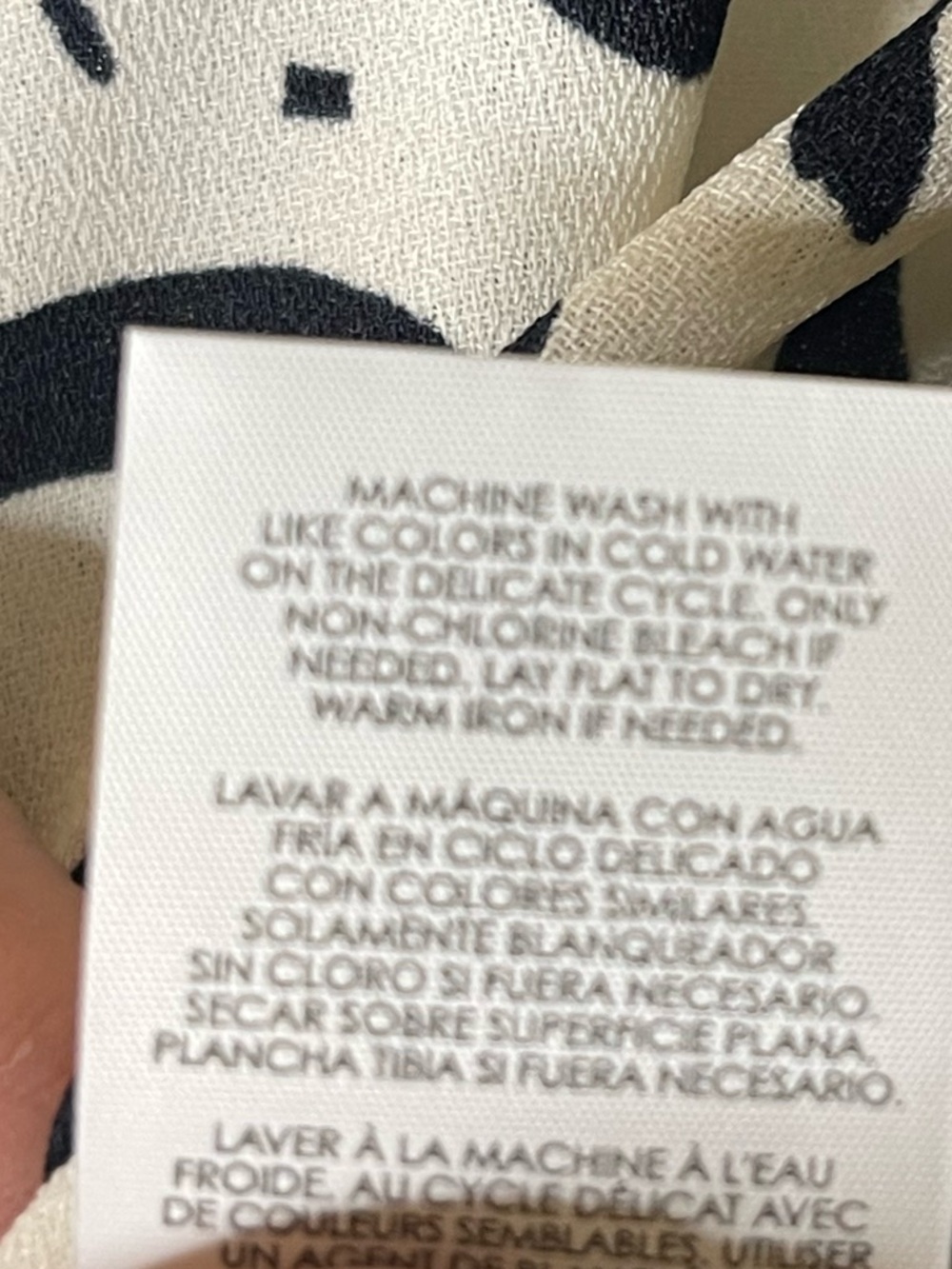 Cabi Quintessential Blouse White & Black Floral Button-Up Sz S - Picture 6 of 6